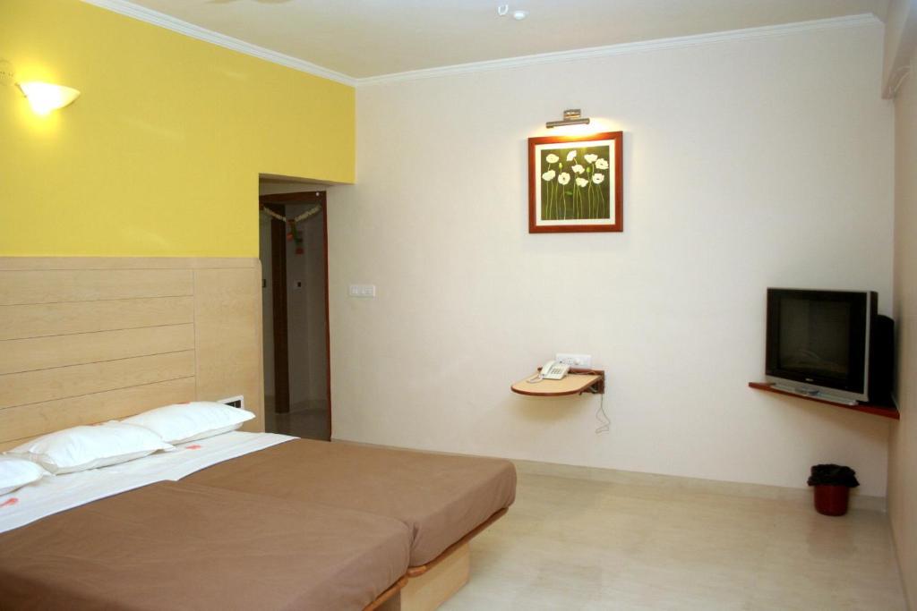 Hotel Raviraj Pune Zewnętrze zdjęcie