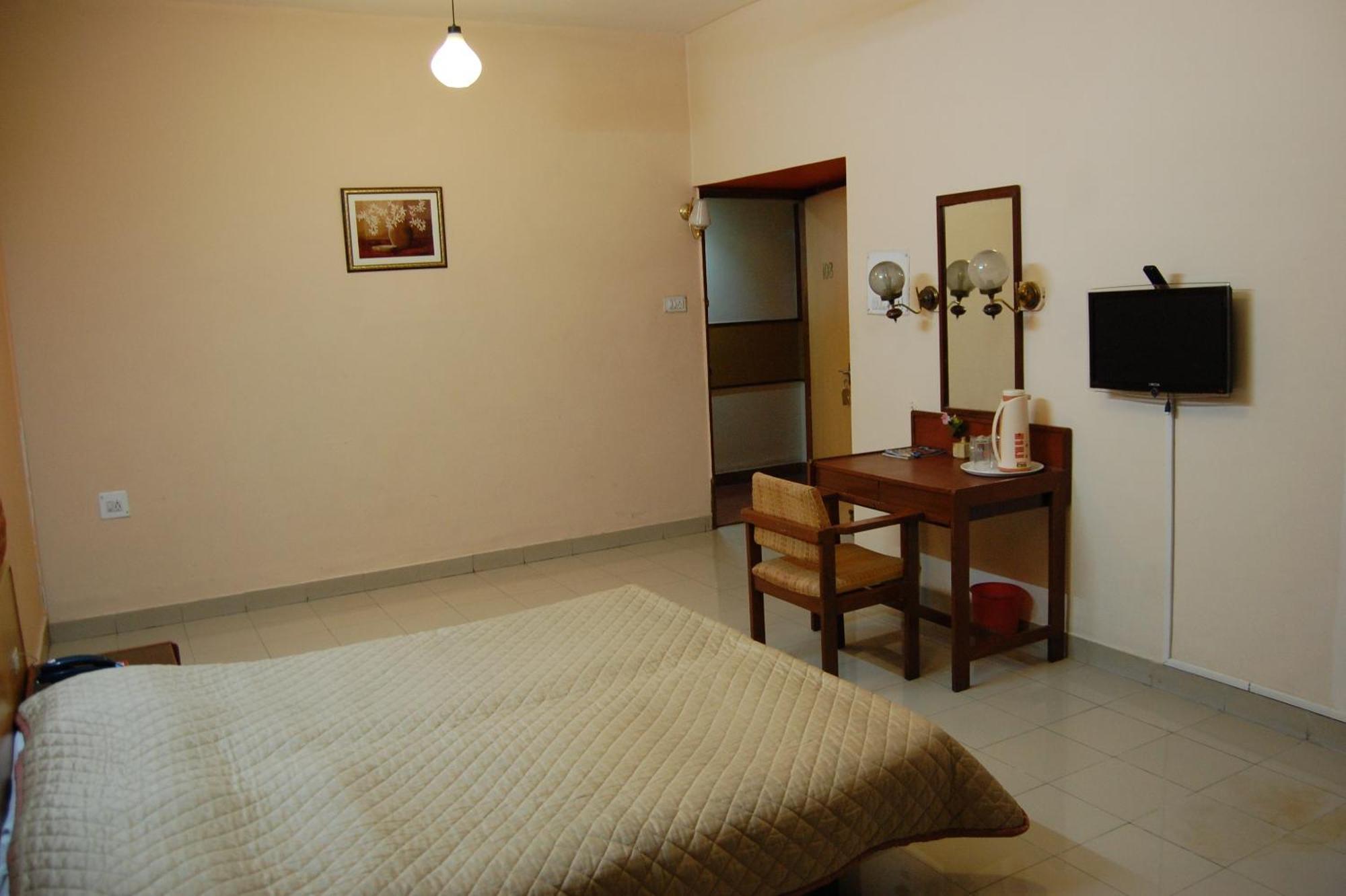 Hotel Raviraj Pune Zewnętrze zdjęcie
