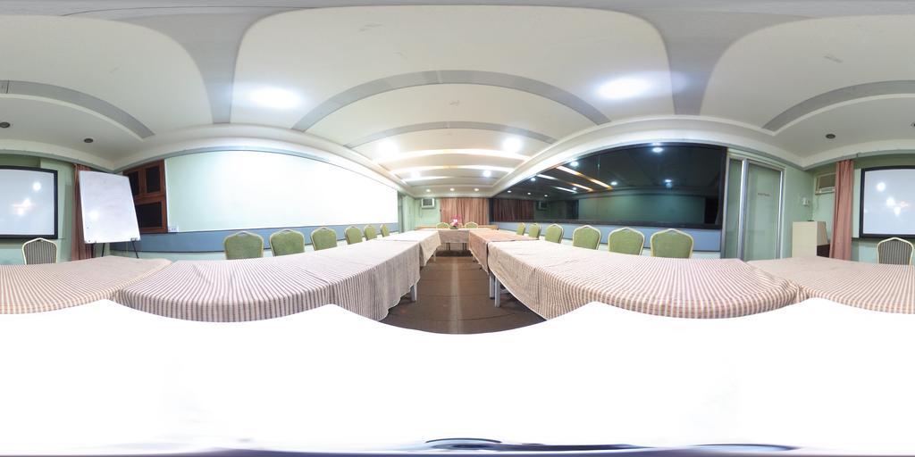 Hotel Raviraj Pune Zewnętrze zdjęcie