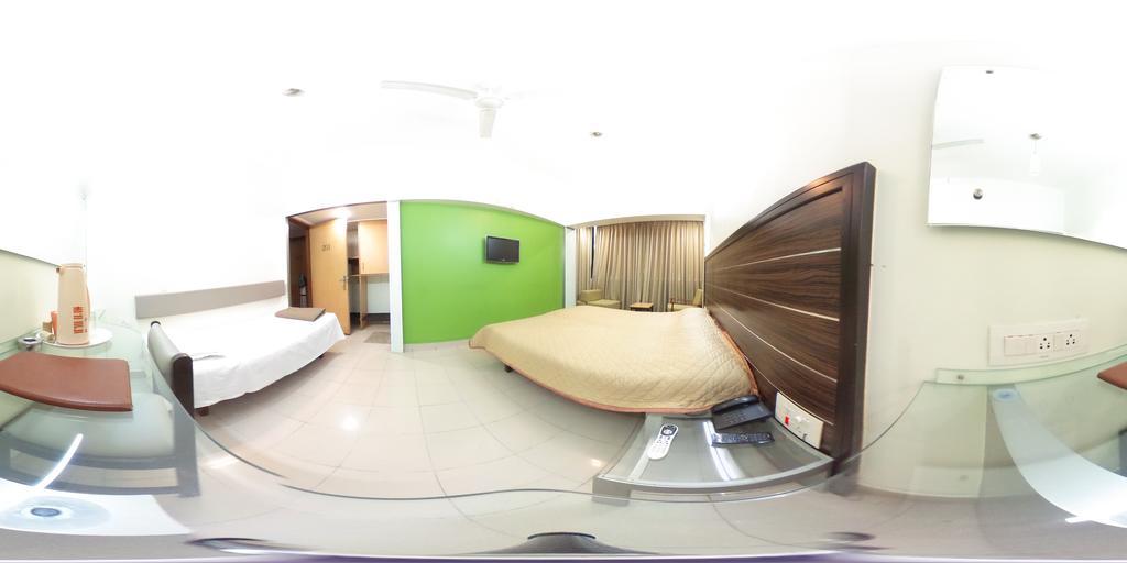 Hotel Raviraj Pune Zewnętrze zdjęcie