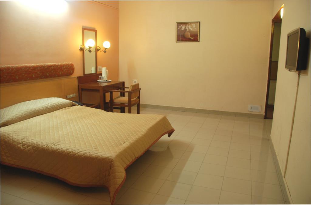Hotel Raviraj Pune Zewnętrze zdjęcie
