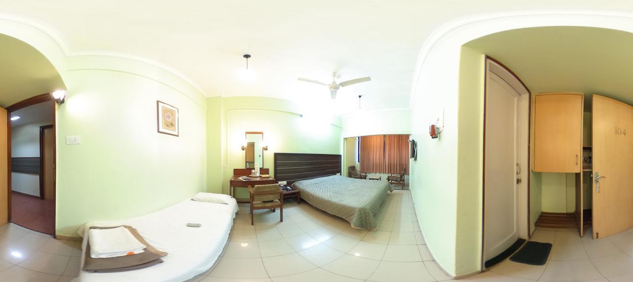 Hotel Raviraj Pune Zewnętrze zdjęcie