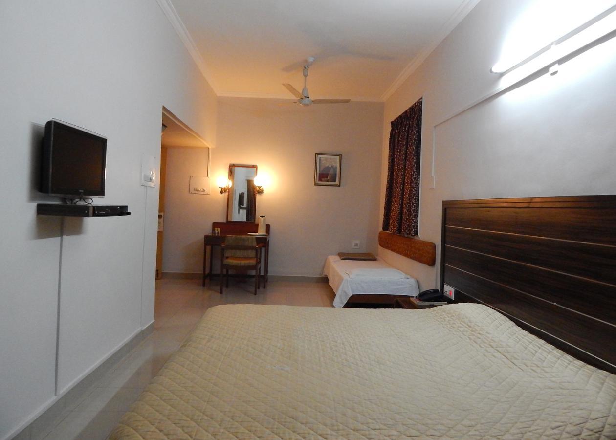 Hotel Raviraj Pune Zewnętrze zdjęcie