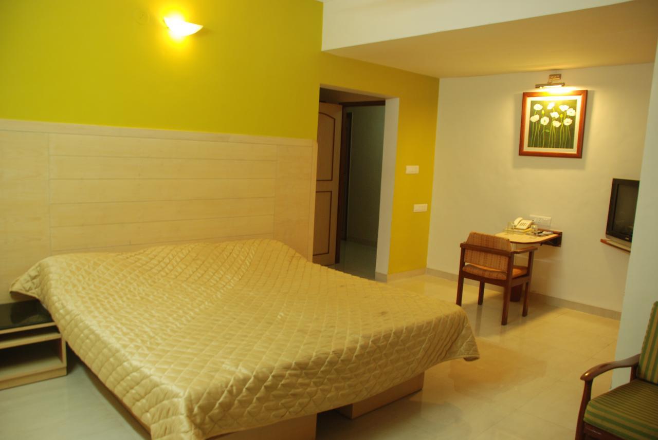 Hotel Raviraj Pune Zewnętrze zdjęcie